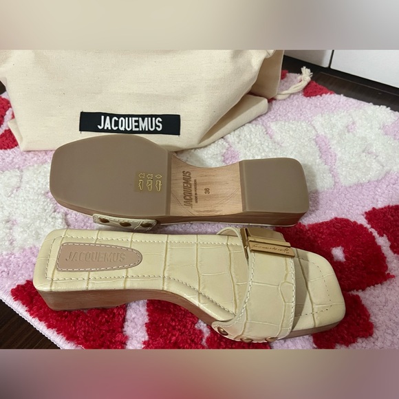 JACQUEMUS 'Les Tatanes' Sandals - Picture 9 of 13